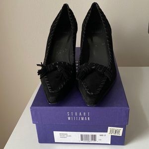 Stuart Weitzman Bowgirl Black Suede Tasseled Pump black size 8